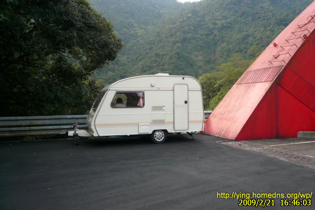 烏來加九寮步道的露營車