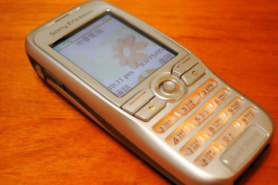 不算太新的新手機 -- Sony Ericsson K500i