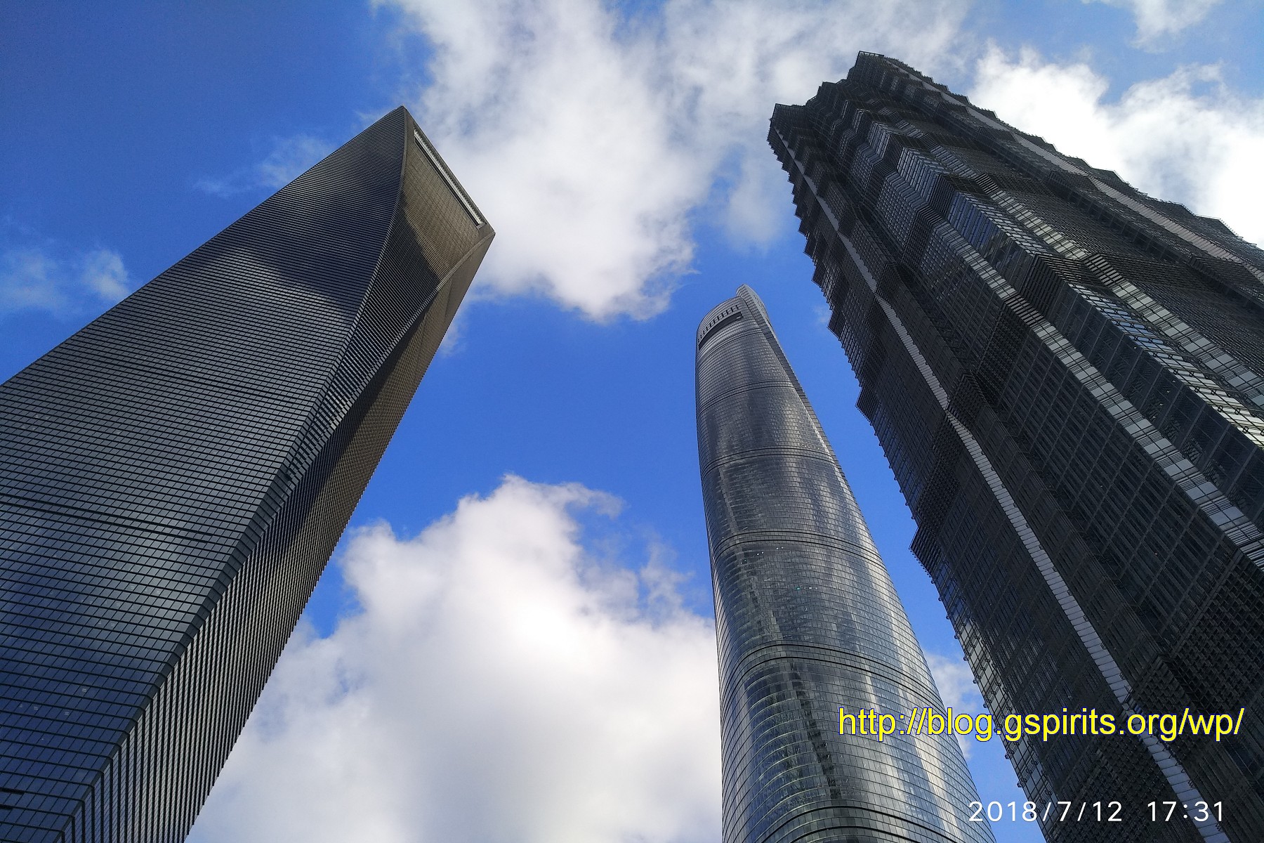 上海著名三件組大廈—上海環球金融中心、上海中心大樓、金茂大廈（由左至右）